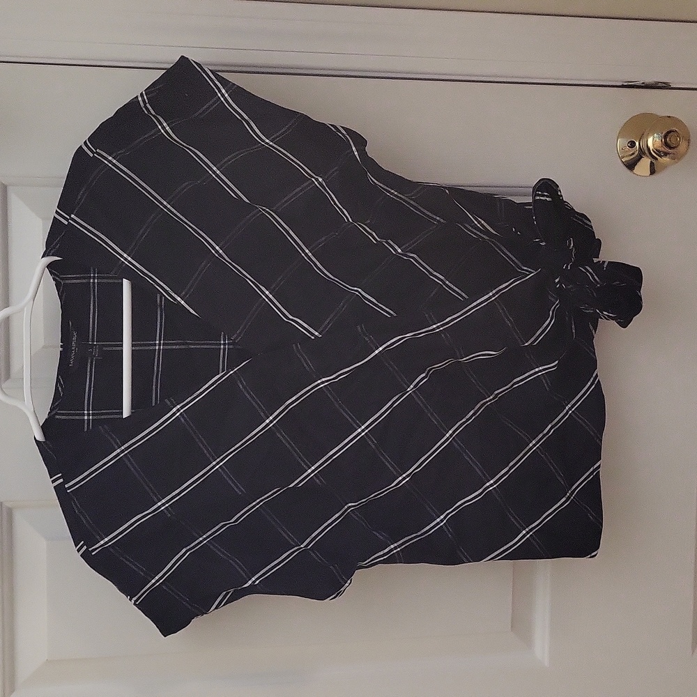 Like New Banana Republic Black and White Check Wrap Blouse, Size S
